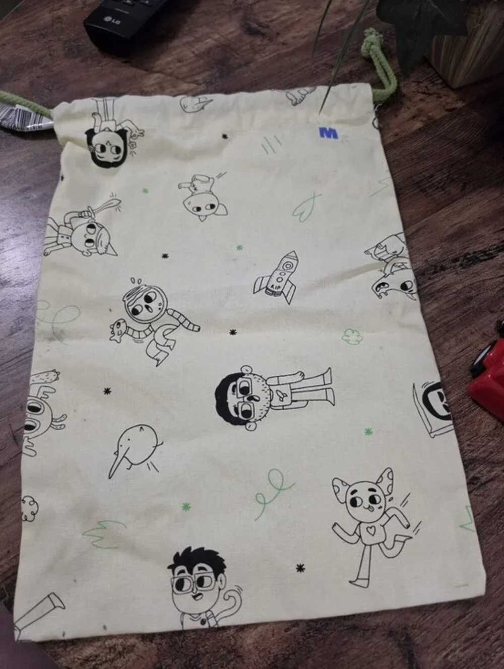 Makeship Drawstring Bag - Picture 2 of 2